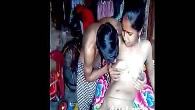 Desi village wife fucking by hubby and record like pro