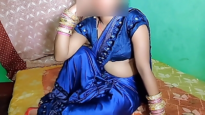 दोनो बहनों को एकसाथ सबसे बेस्ट रियल इंडियन हिंदी आवाज के साथ जमकर चुदाई