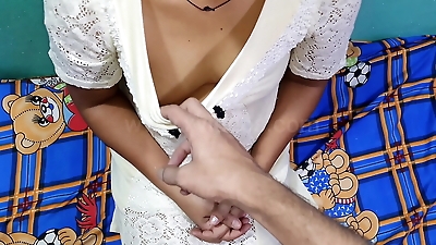 चुत ओर गांड कैसे मारे&nbsp;मस्त नौकरानी गाव के लड़कि को पटाकर चोदा