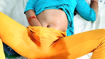 मुंबई आशु ने सुसु करते हुए अपने यार से चुदी