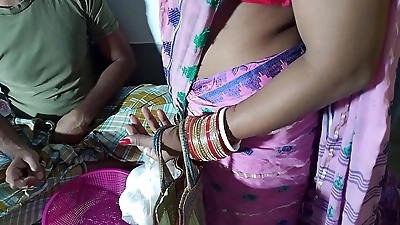 अंडे बेचने वाले ने घर में अकेली भाभी की जबरदस्ती चुदाई की XXX Bhabhi Sex