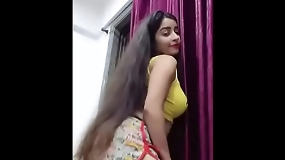 Zara Sapru twerking, look at that yummy ASS !